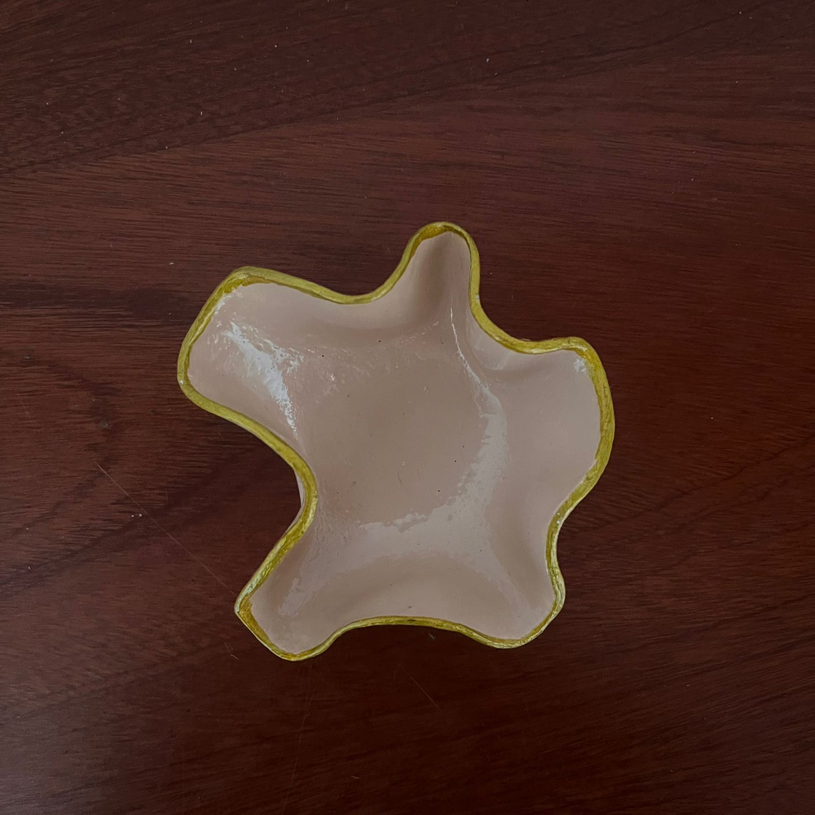 Wiggly Tea Brown Trinklet