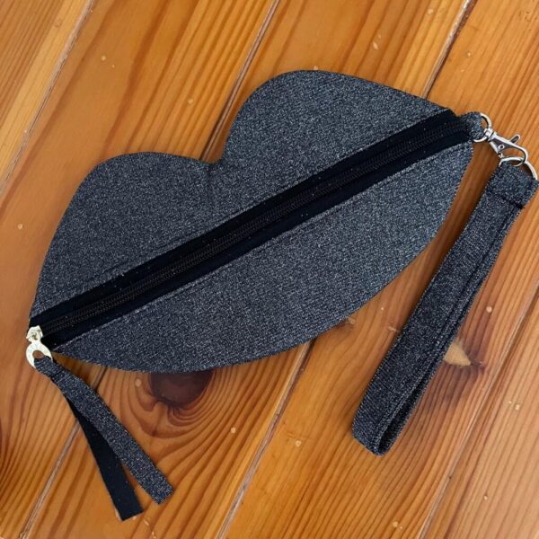 Black Lip-Shaped Wallet