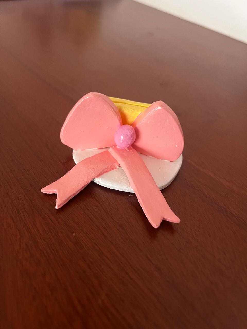 Bow-Shaped Photo Holder